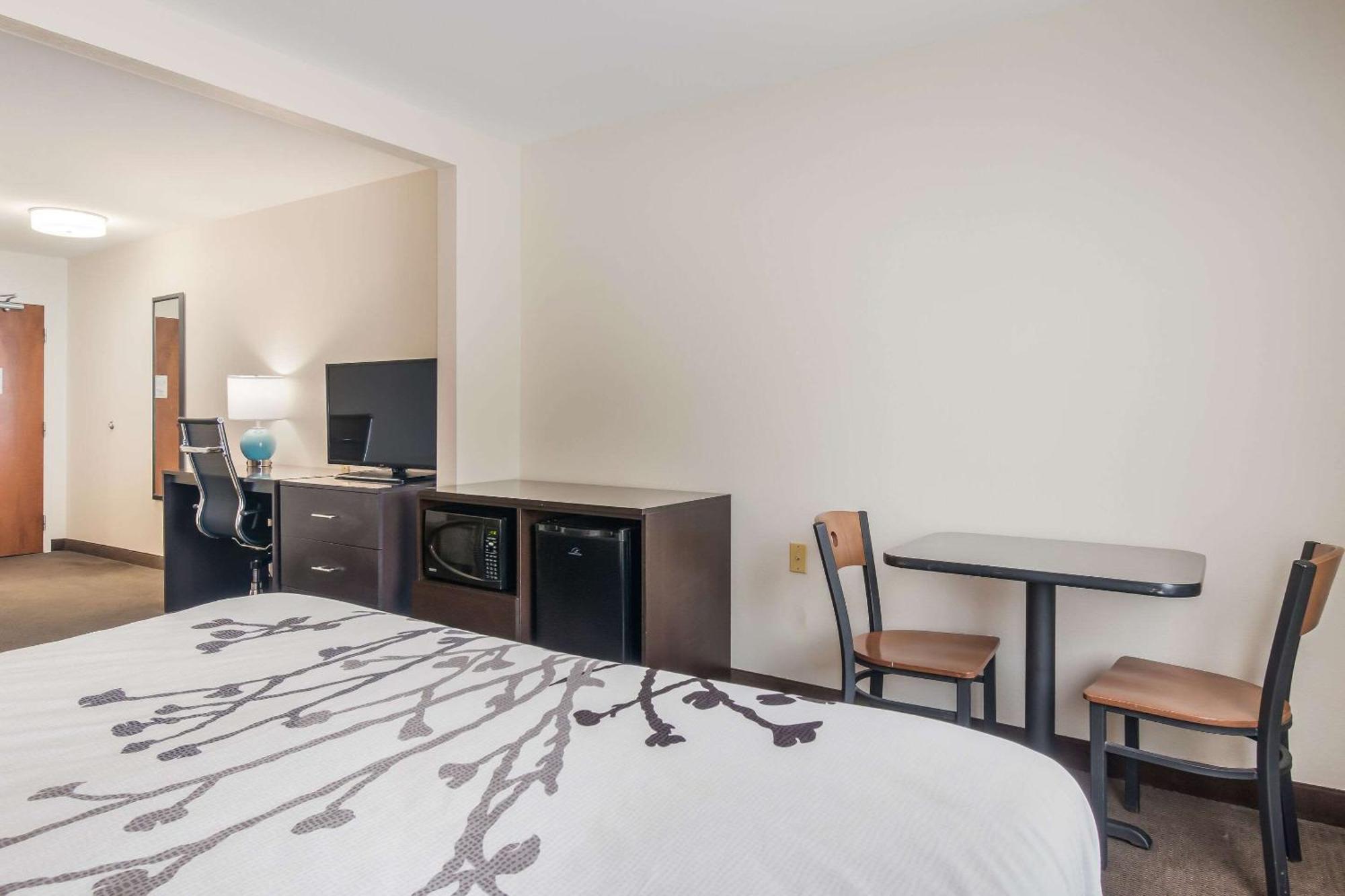 Sleep Inn & Suites Ронкс Екстериор снимка