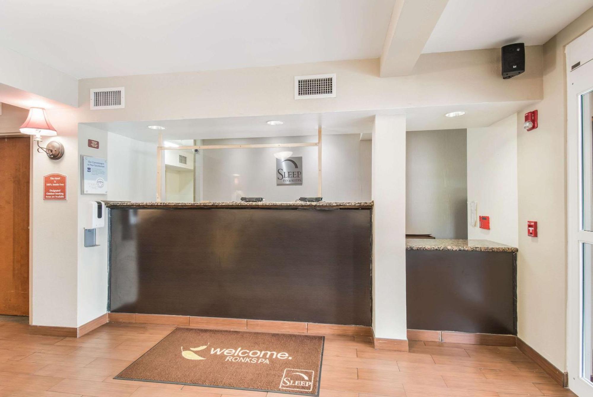 Sleep Inn & Suites Ронкс Екстериор снимка